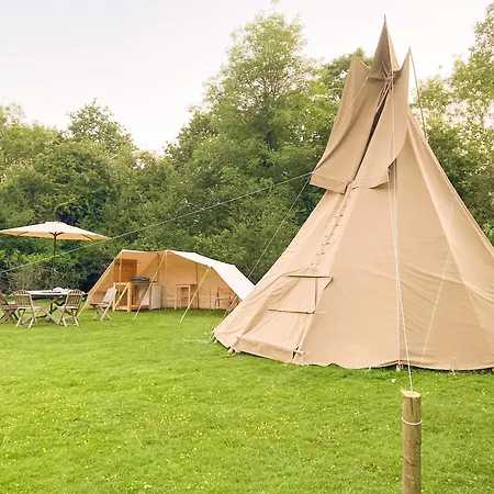 Dragonfly Lodge Ifold & Alpaca My Tipi Glamping Billingshurst Exterior photo